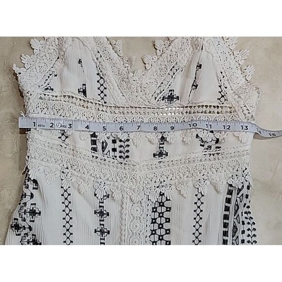 Miss Me womens white sleeveless dress size Small crochet detail front slit lined - Picture 3 of 14